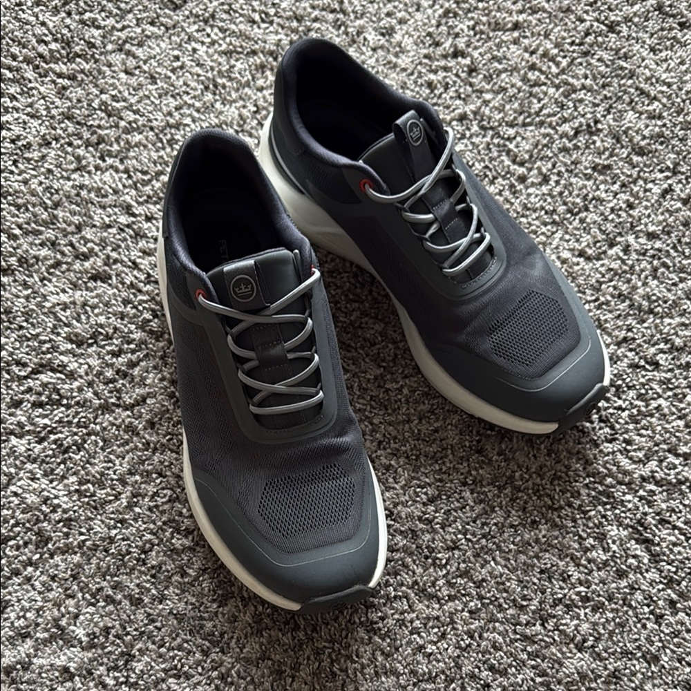Men's Gray Athletic Shoes